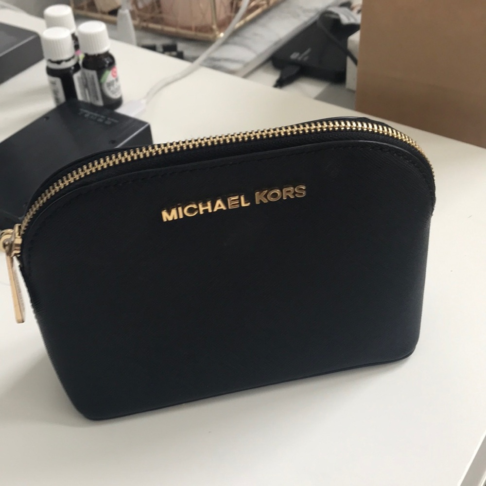 With Michael Kors Makeup Zipper Pouch